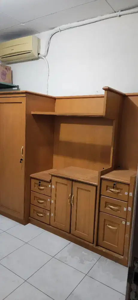 lemari baju dan rak tv ukr besar