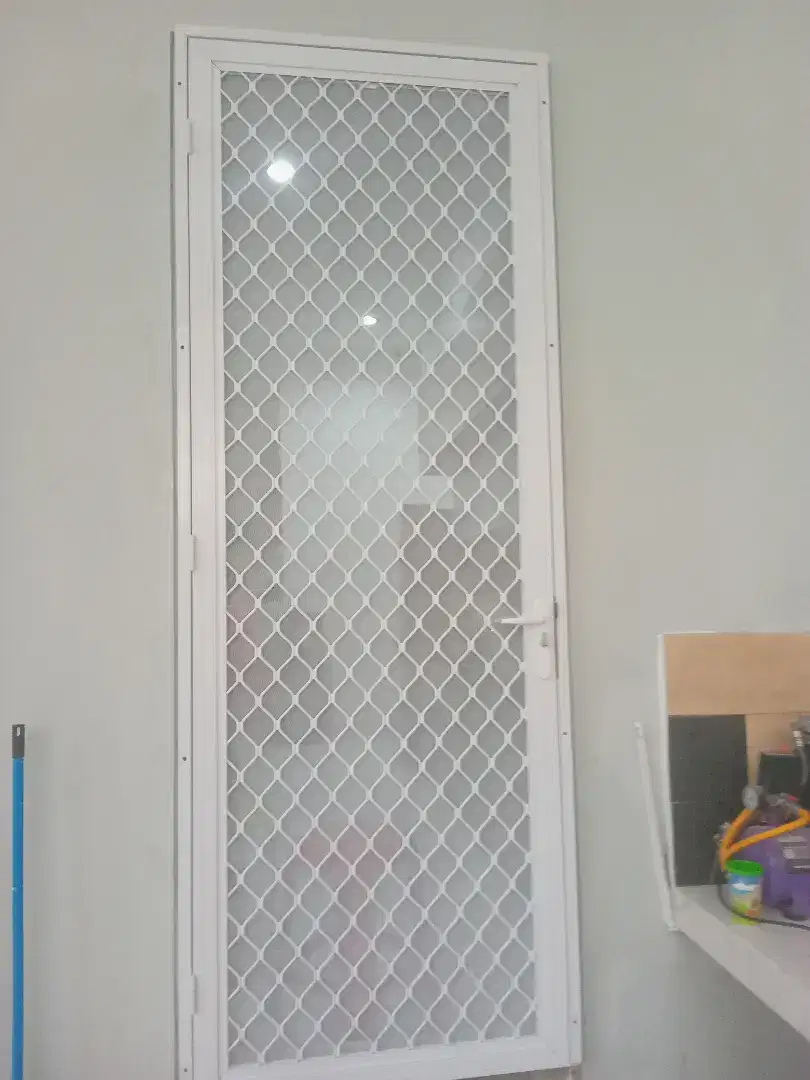 Terima pemasangan pintu expanda dan kawat nyamuk magnet