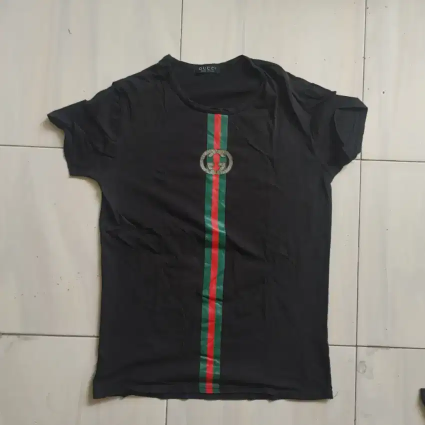 Kaos gucci hitam