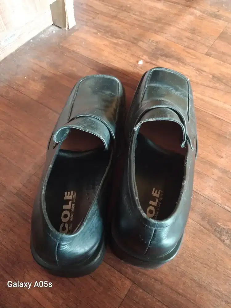 Dijual sepatu jarang pakai original brand COLE