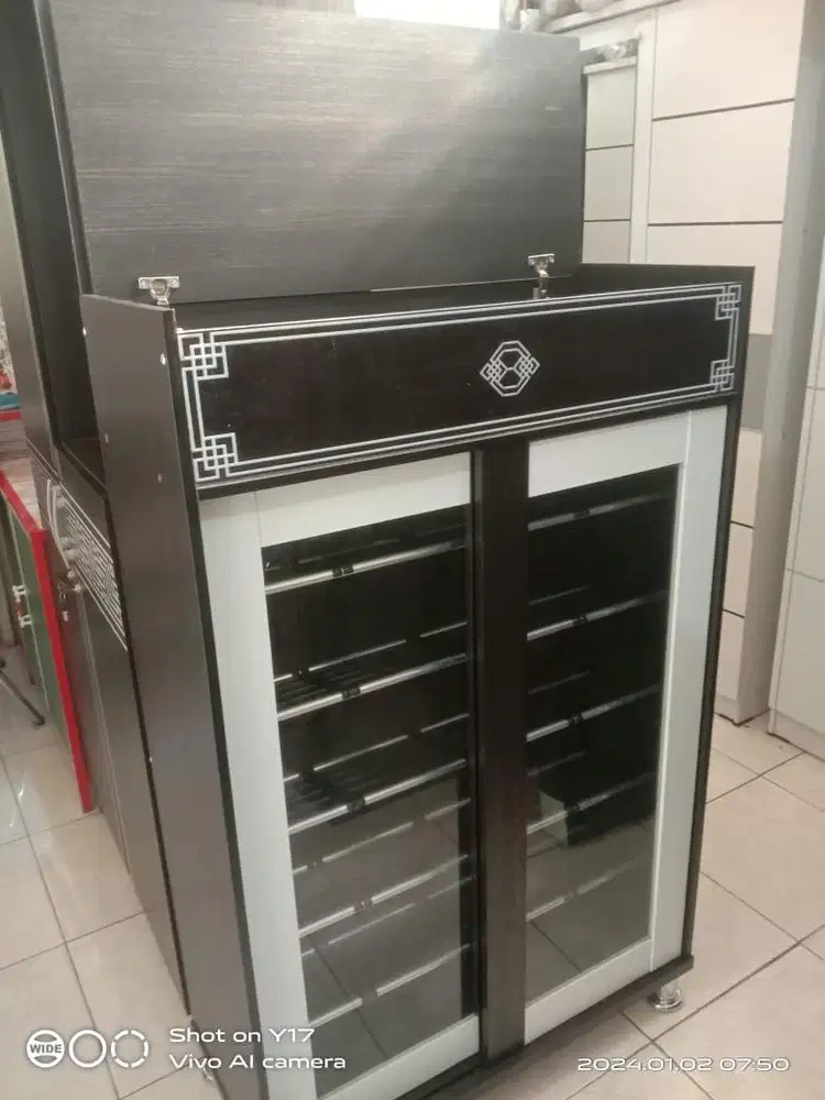 Rak sepatu Sleding Hitam kaki