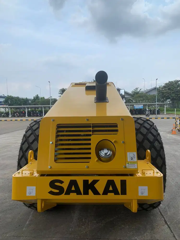 VIBRO SAKAI SV 526 D 10 Ton Baru