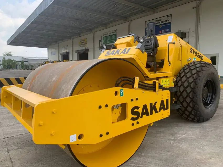 VIBRO SAKAI SV 526 D 10 Ton Baru