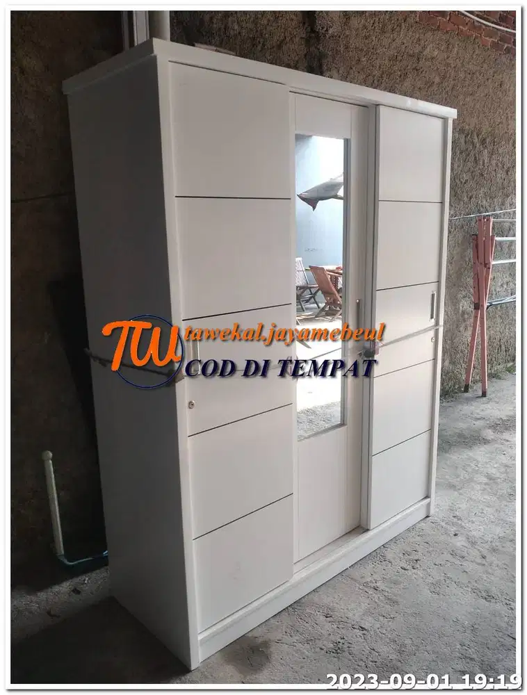 lemari pakaian model slide pintu geser bahan tiblok minimalis cod