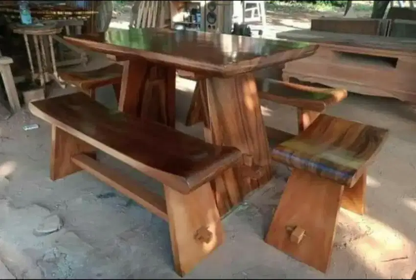 Meja makan kayu trembesi minimalis Super Kuat