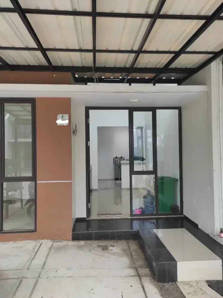 Disewakan Rumah Emerald Sepatan dekat bandara