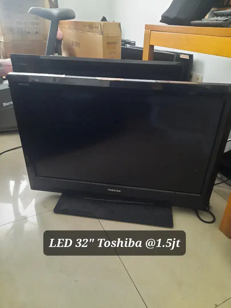 LED TV 32 TOSHIBA 90% BAGUS STOK NDA BANYAK BURUAN YA!!