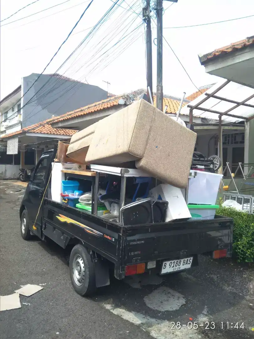 Jasa pindahan rumah kontrakan menggunakan pickup losbak ada terpal