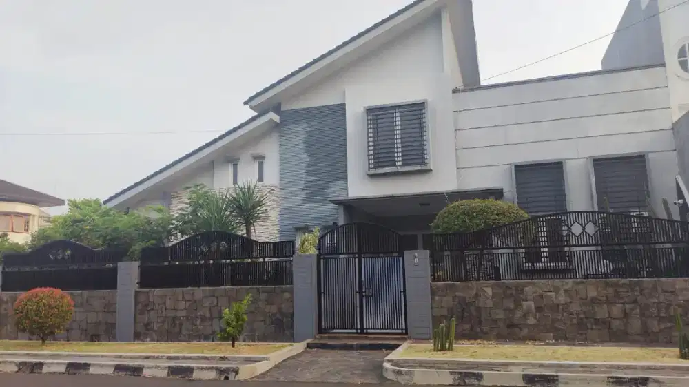 Rumah Mewah Kayu Putih Jakarta Timur