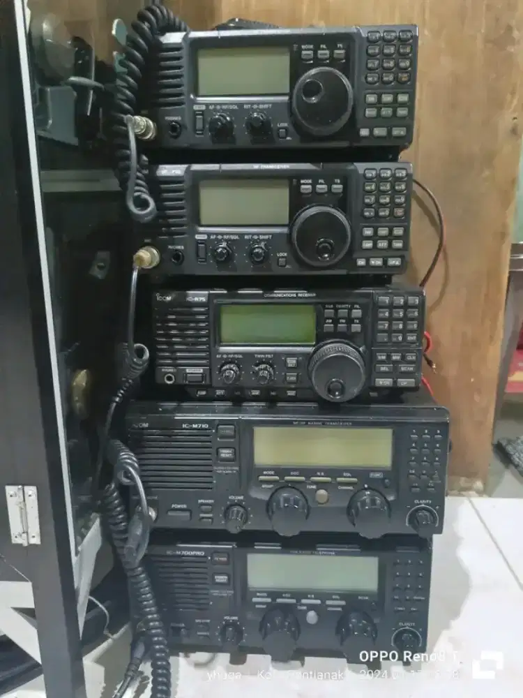 RADIO HT RIG SSB ALAT KOMUNIKASI DIBELI CARI BAYAR CASH TUNAI