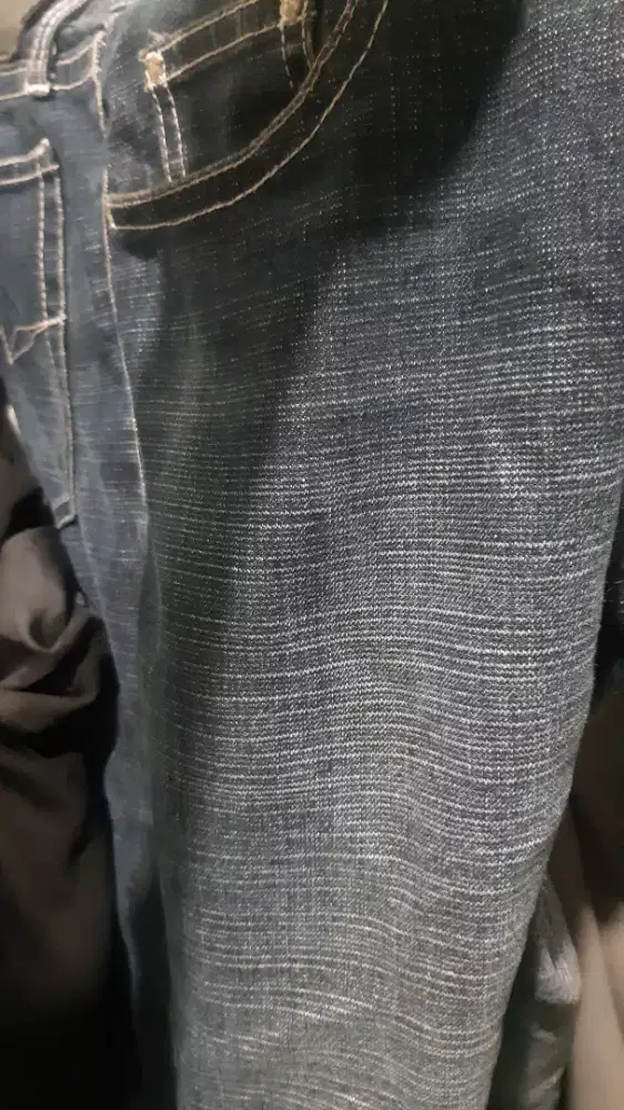 Uniqlo celana panjang jeans pokemon