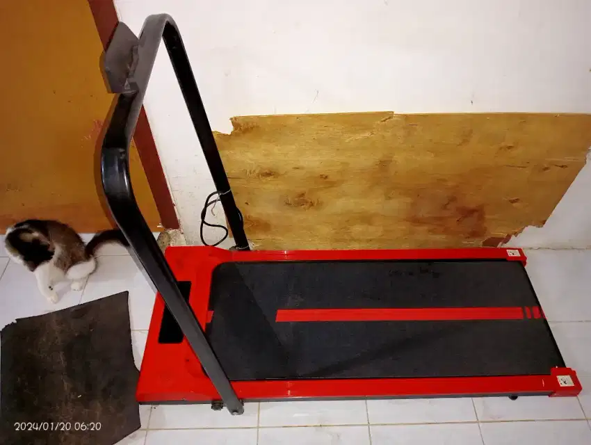 WALKING PAD ATAU TREADMILL ELEKTRIK LIPAT KONDISI SEMPURNA