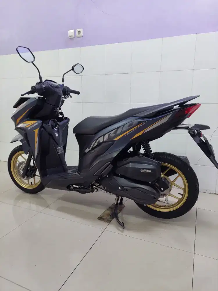 Honda vario 125 cbs iss 2022 dp 1jt - Motor Bekas - 915289173