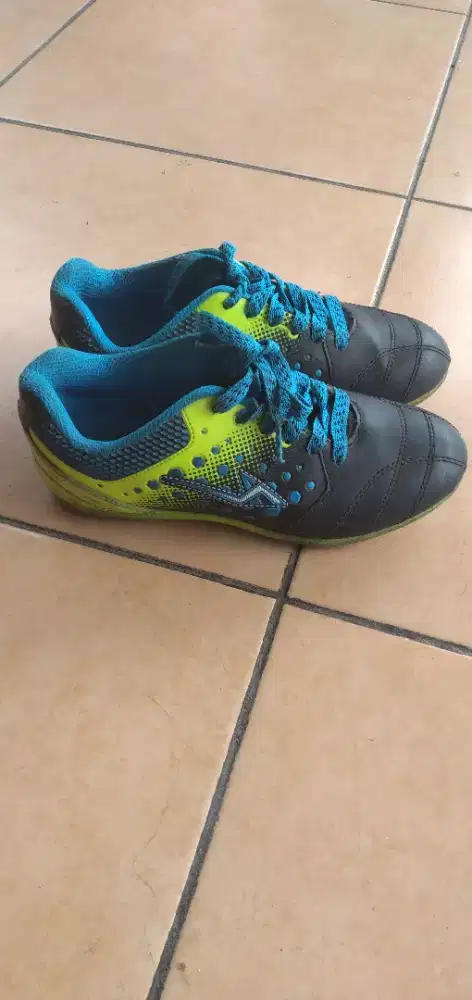 BISSMILLAAH...Jual Sepatu Bola anak