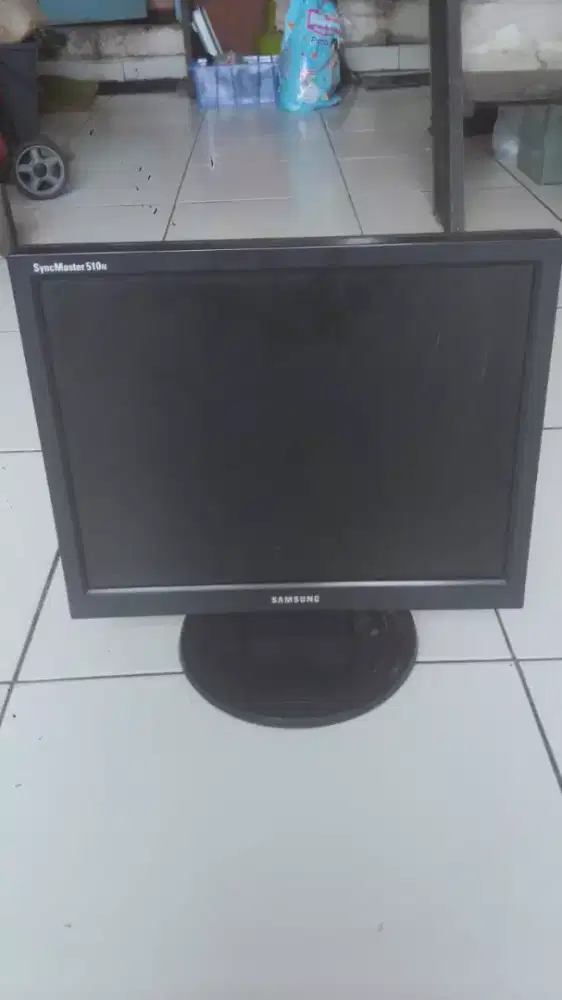 Monitor?samsung 17 inch untuk computer pc.