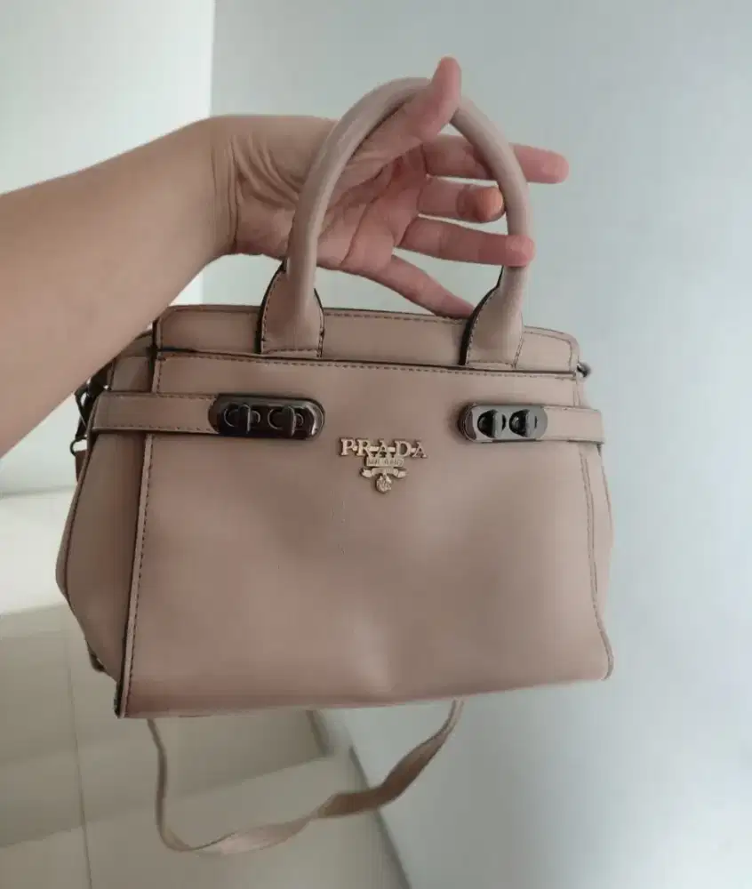 Tas Prada wanita