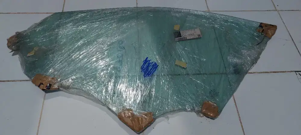 Kaca Samping Driver Mercedes Benz C class 205