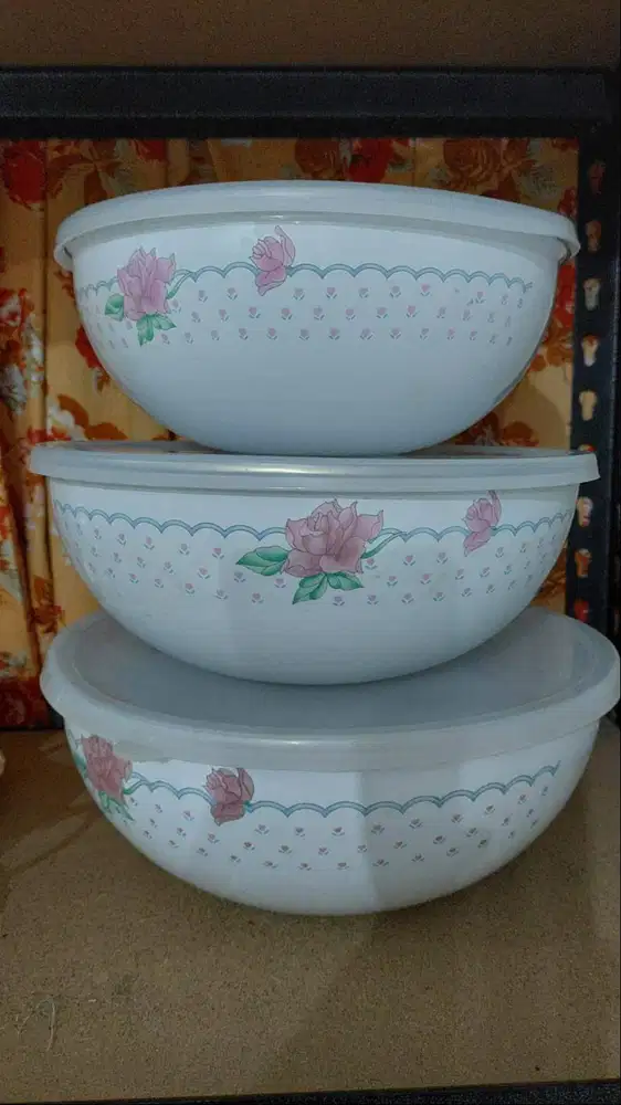 Mangkok dan Penutup 3 Buah