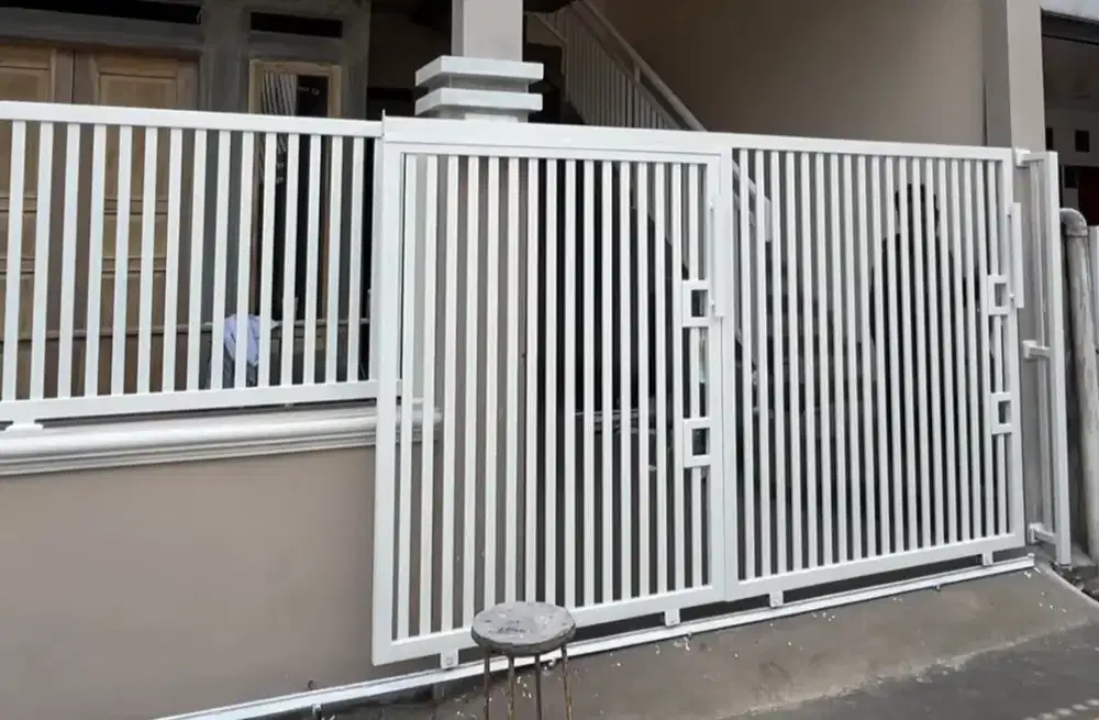 Pintu pagar garasi . Kanopi minimalis. Reling tangga. Tralis dll..