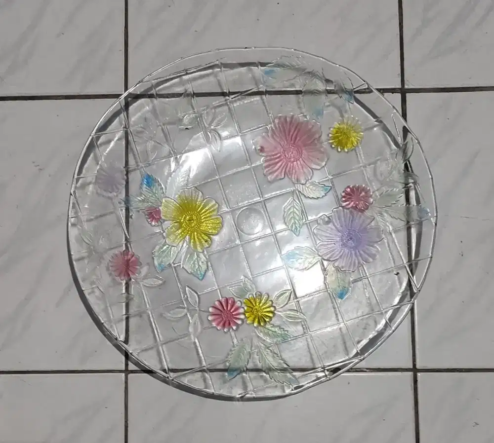 Piring Kaca Kembang