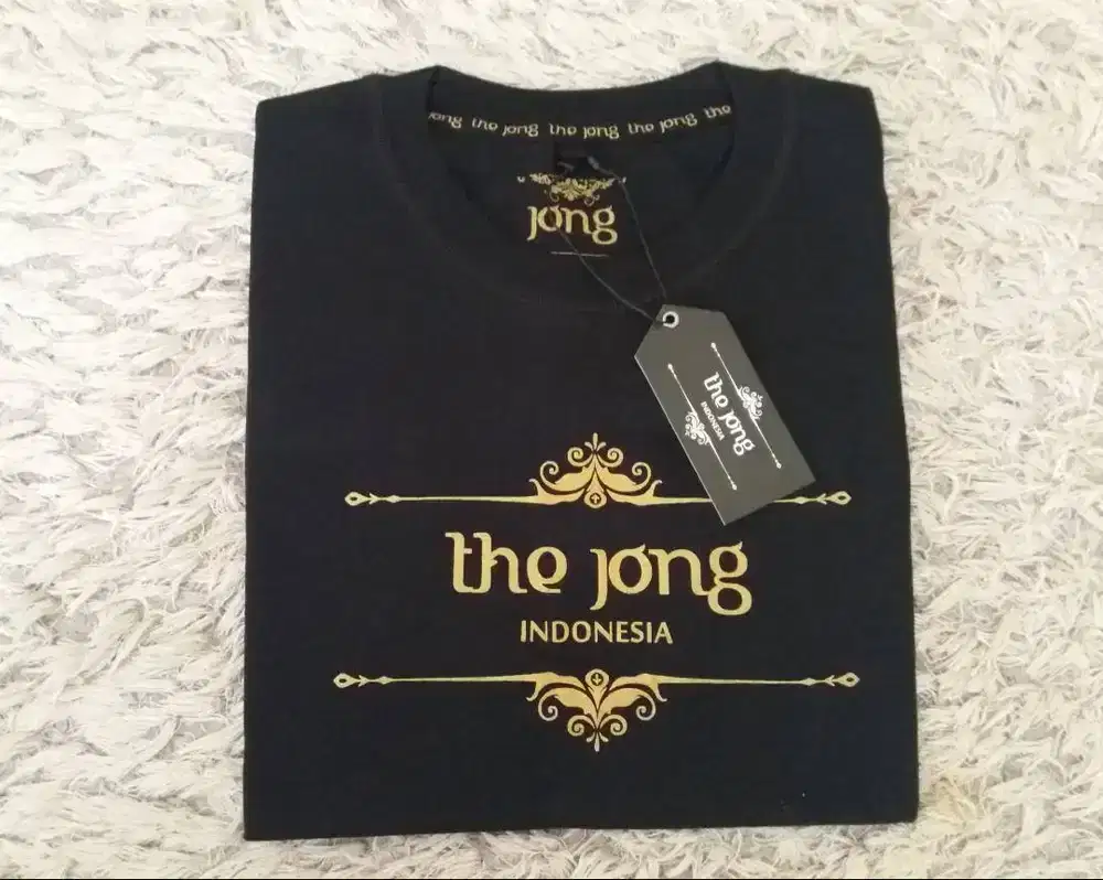 Kaos Distro Batik Eksklusif