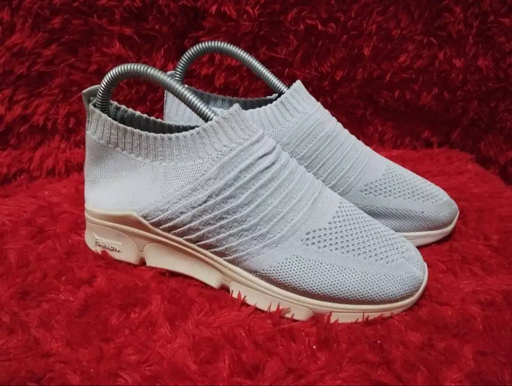 SEPATU FASHION SLIPON SECOND