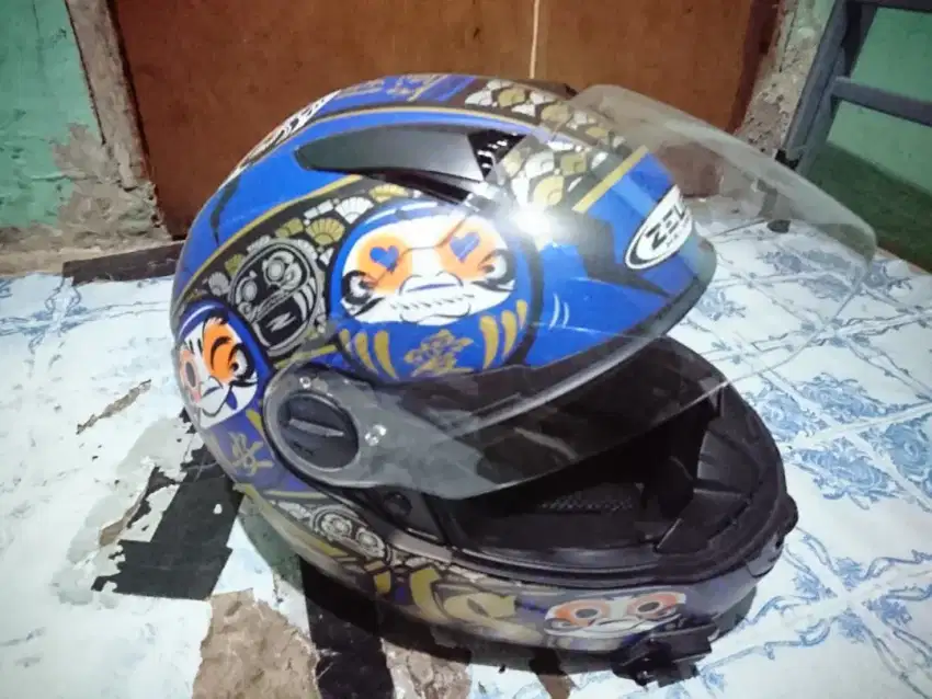 Jual helm zeus zs 811 + visor hitam