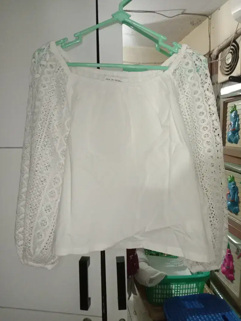 Blouse putih katbol