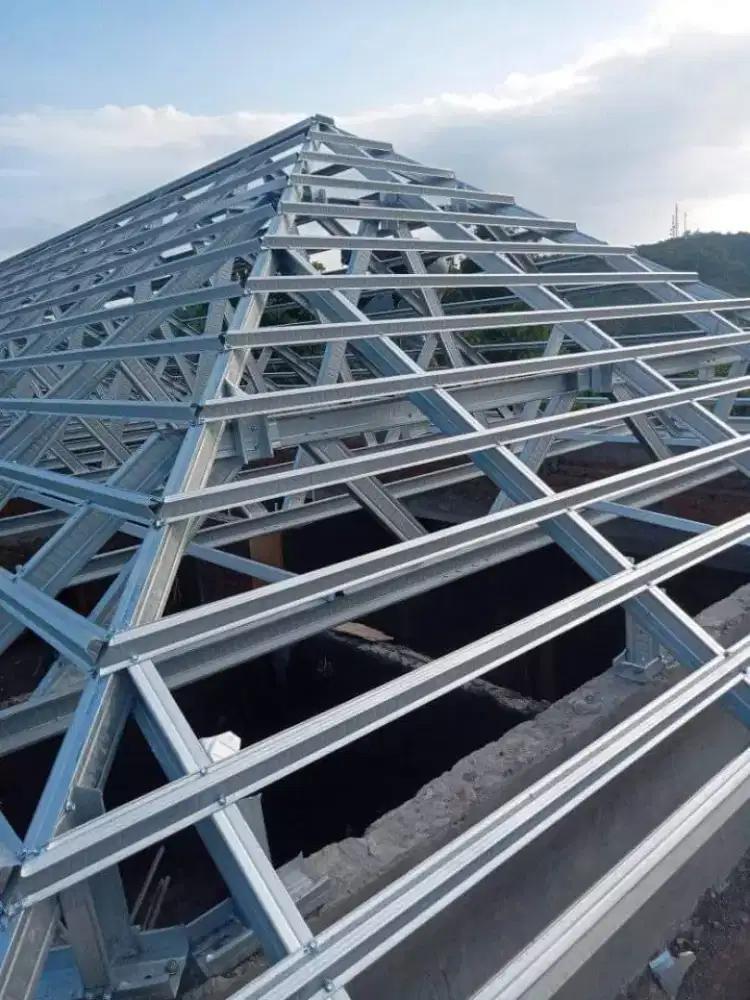 Ahli pasang atap baja ringan