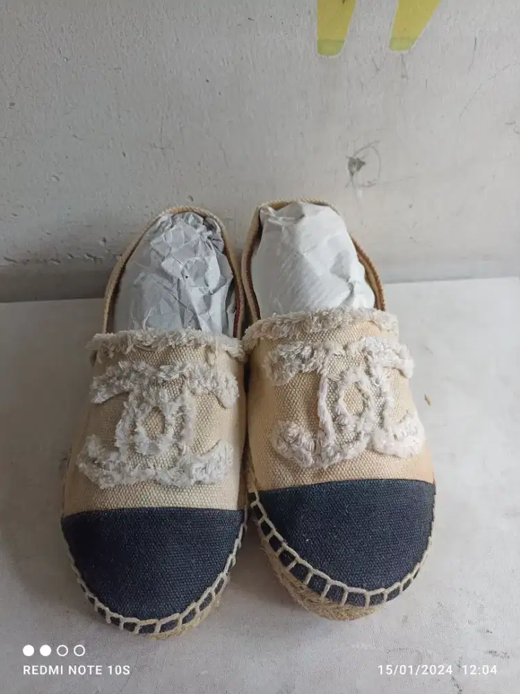 Sepatu2 channel Espandilles tweed second import sz 36 cakep