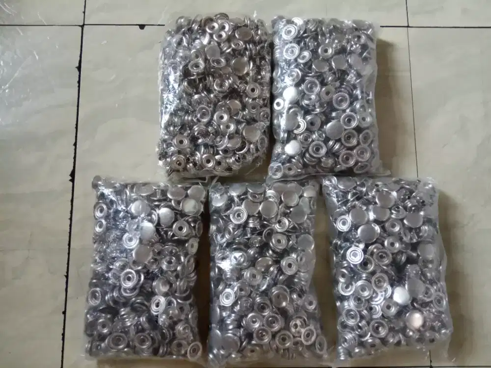 Jual borongan 5 bks kancing knop/kancing cetet white nikel utk jaket