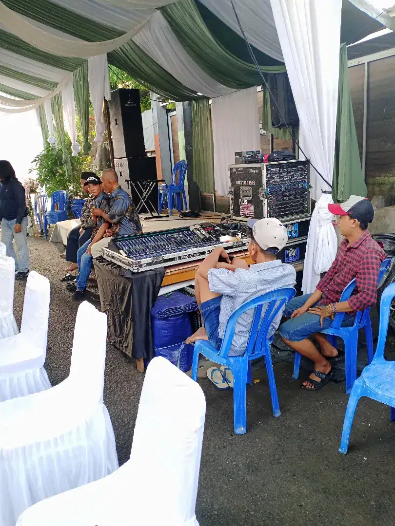 Paket dangdut organ tunggal plus sound system bisa disewa kan