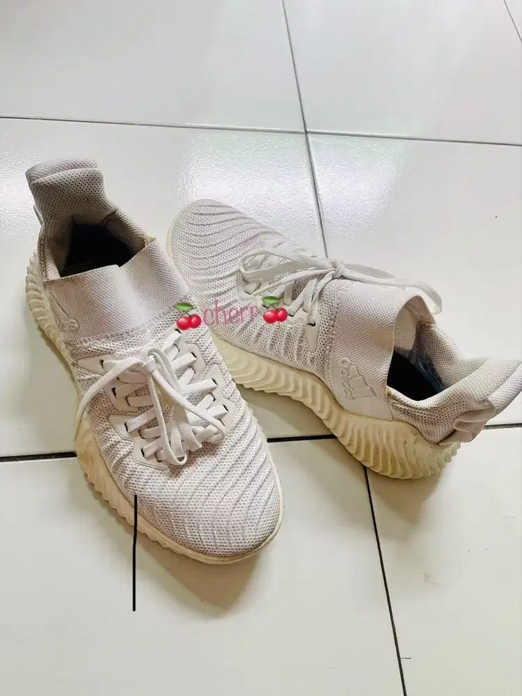 Sepatu sneakers adidas alphabounce 38,5
