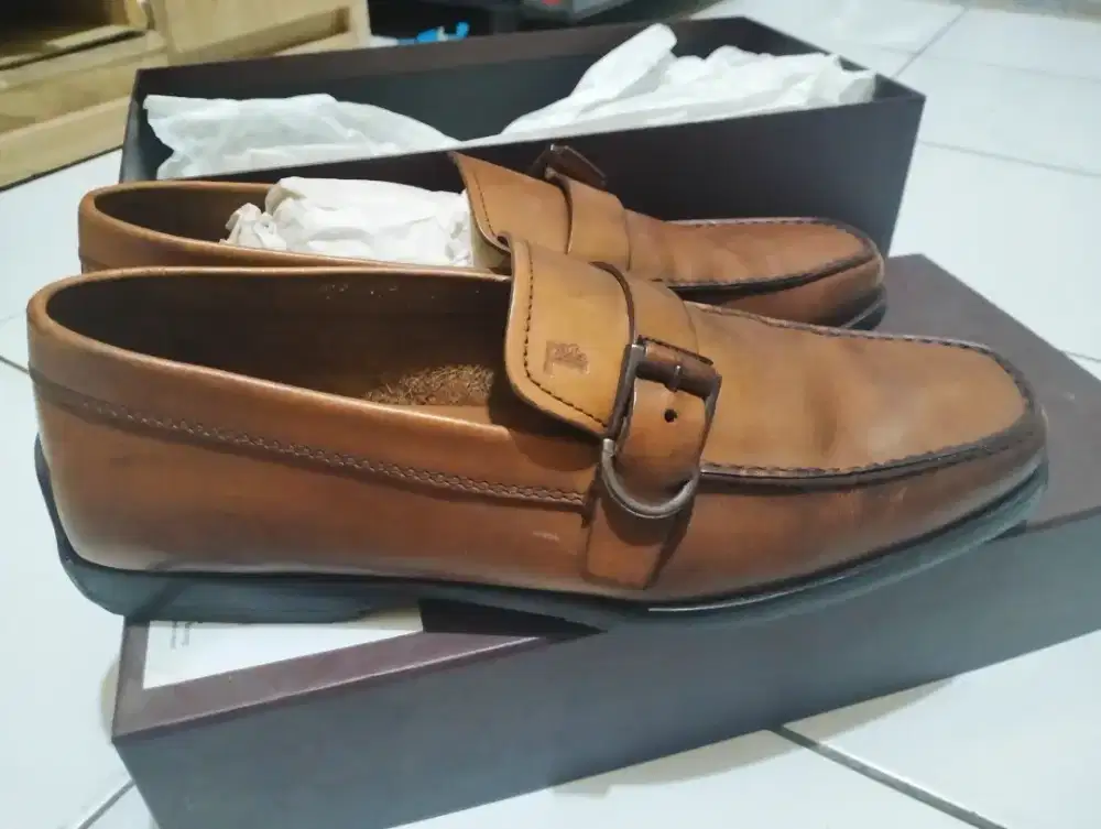 Sepatu Pria Kulit Tods Size 7 (41)