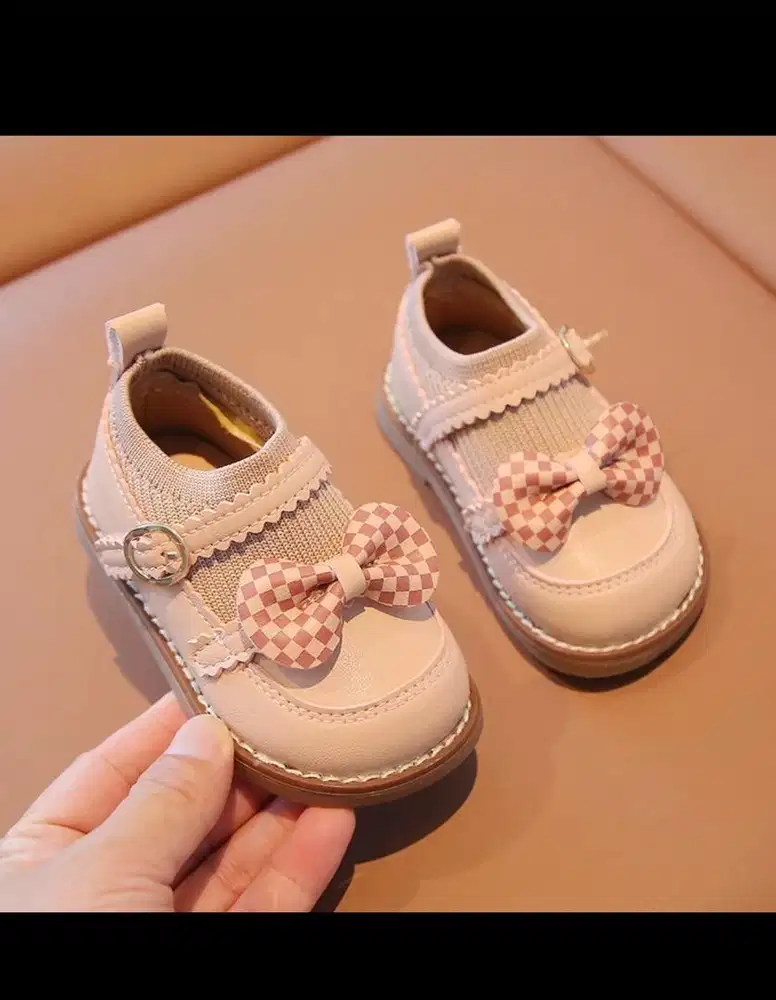 Sepatu anak lucu