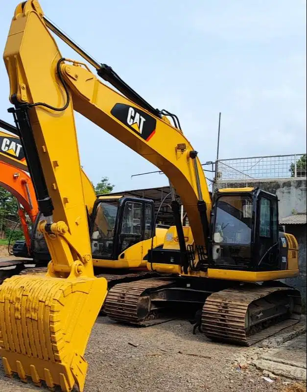 Dijual Excavator Caterpillar 320D2 Tahun 2017