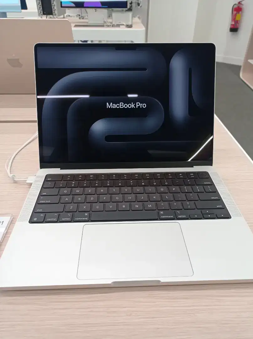 MacBook Pro M4 512/1TB 14' | HomeCredit Bunga 0% Proses Mudah Dan Cpt