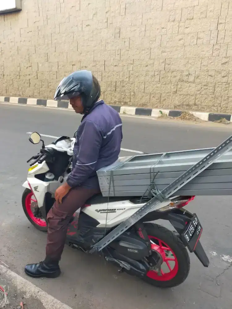 Rak besi siku lubang multifungsi