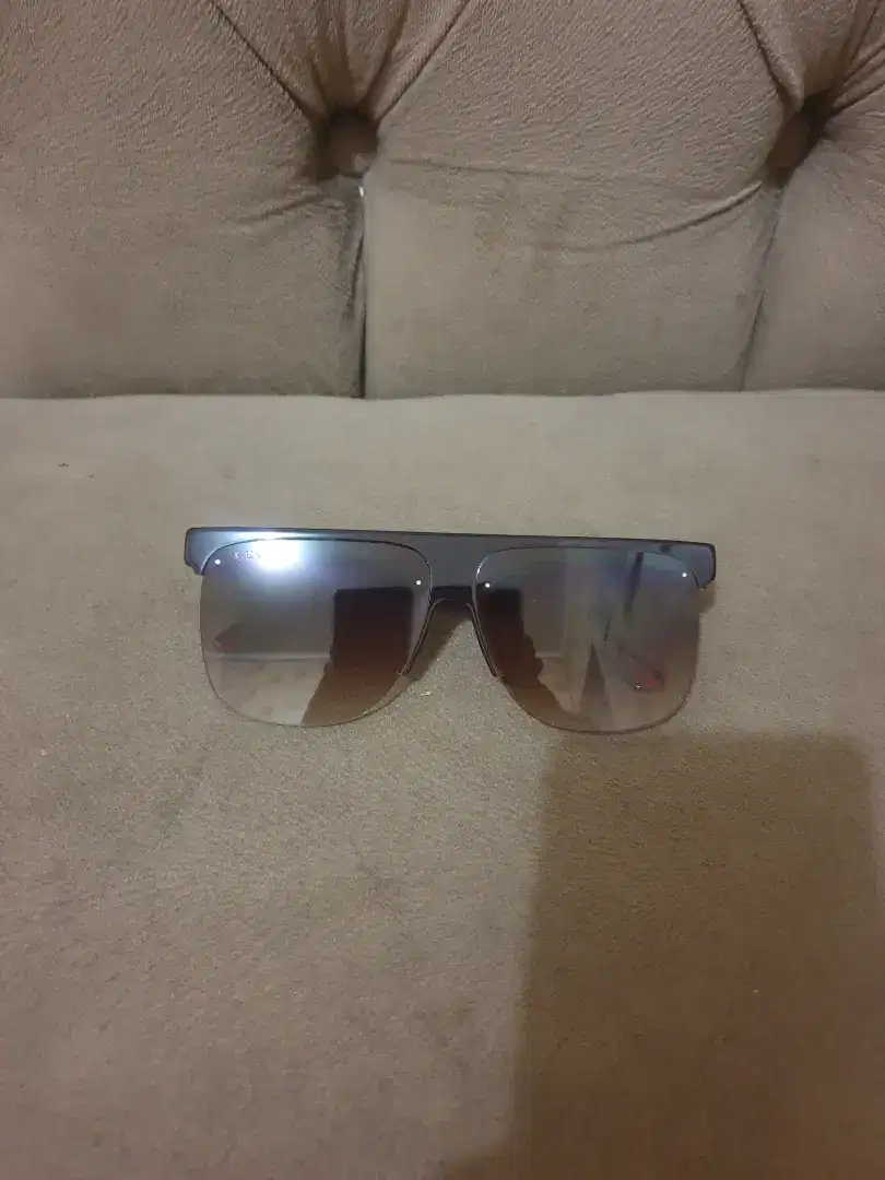 Like new .authentic kacamata .sunglasses gucci