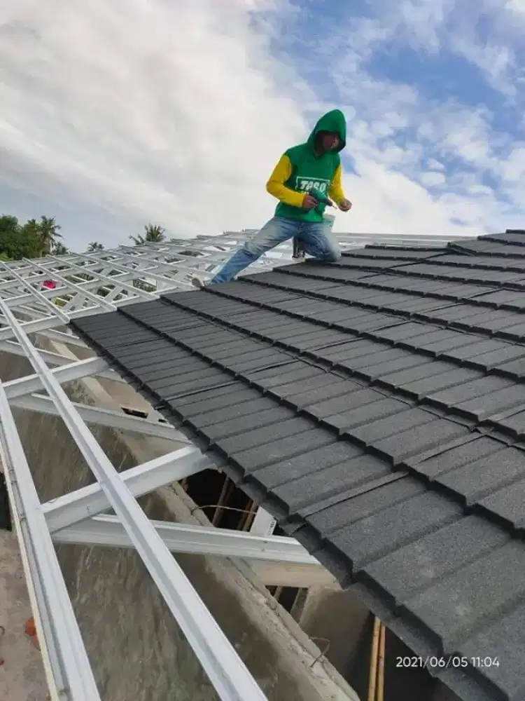 Bongkar pasang rangka baja ringan + Atap Spandek Pasir