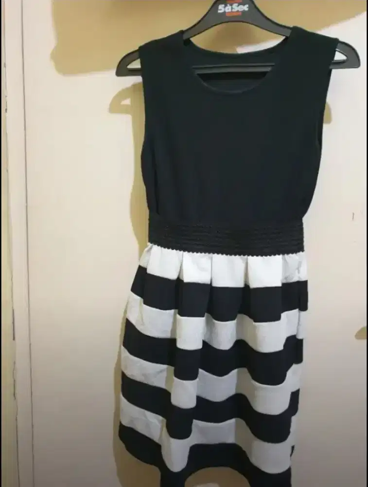 Dress import pesta, kondangan, ultah,hangout warna hitam putih