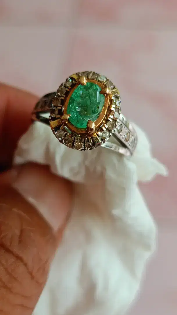 Cincin cewek zamrud