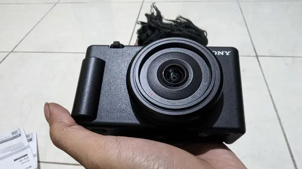 Sony ZV1F dan Gimbal Sony GPVPT2B - Fotografi - 915451781