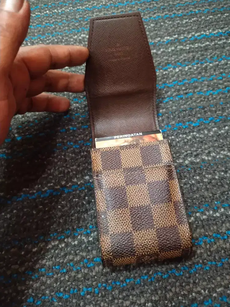 LOUIS vuitton Cigarette atau phone case