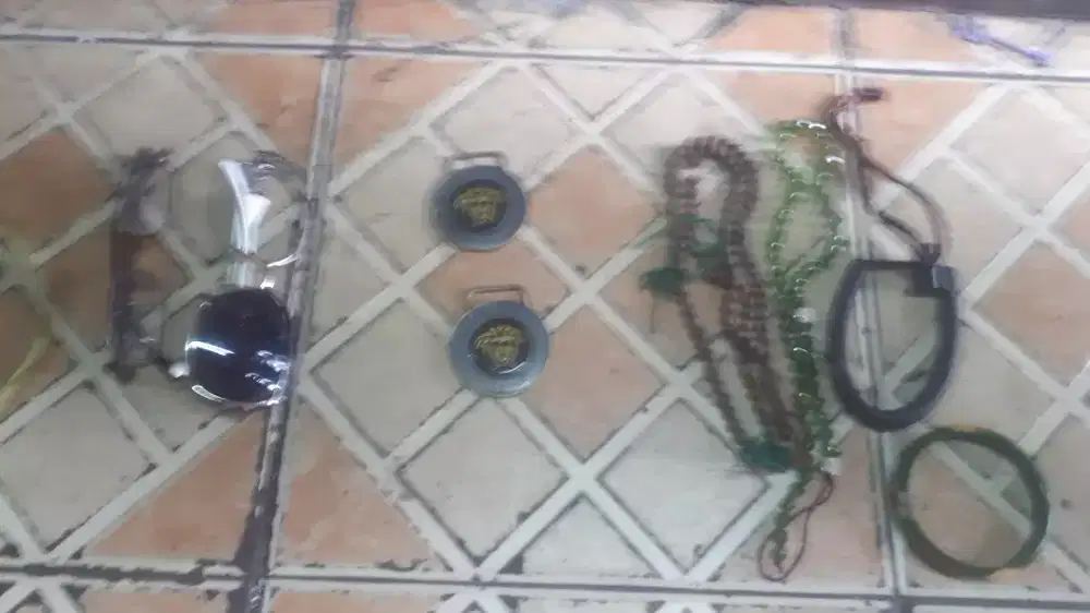 Slhkn plh slh 1 paket se psg frem.kaca mata atau sblh2 nya hrg murah2