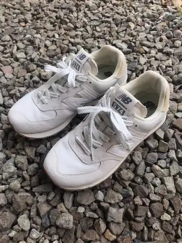Harga sepatu new balance 574 classic original sales