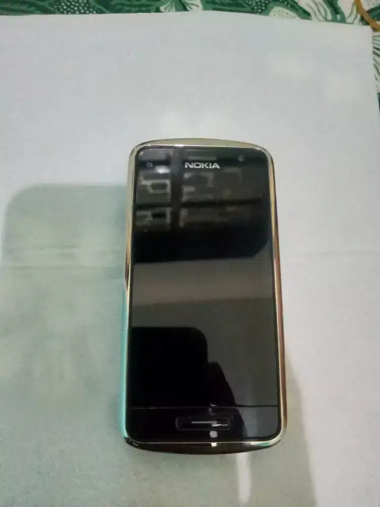 Nokia C6-01 minus tc