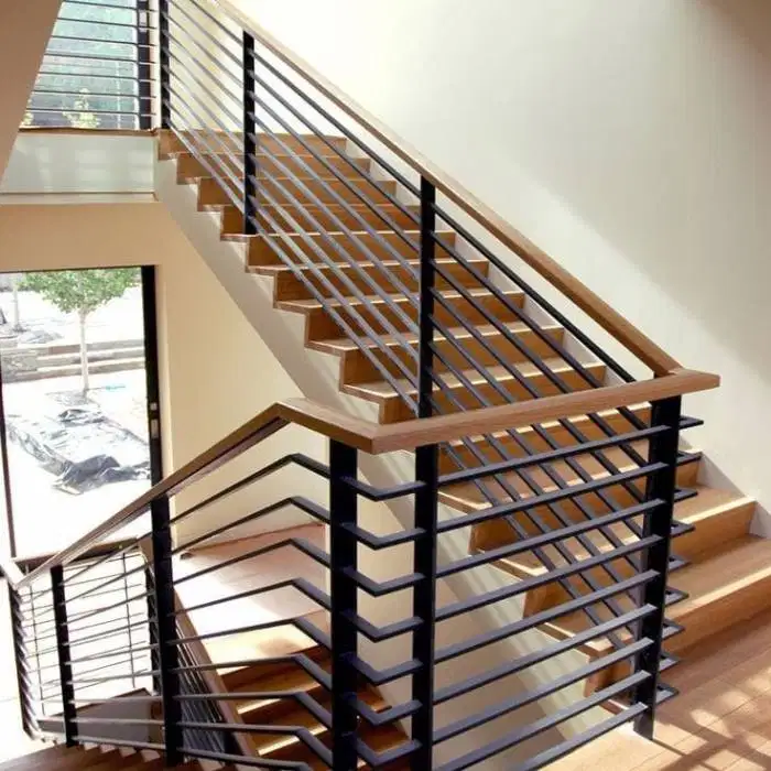 reling balkon pegangan kayu