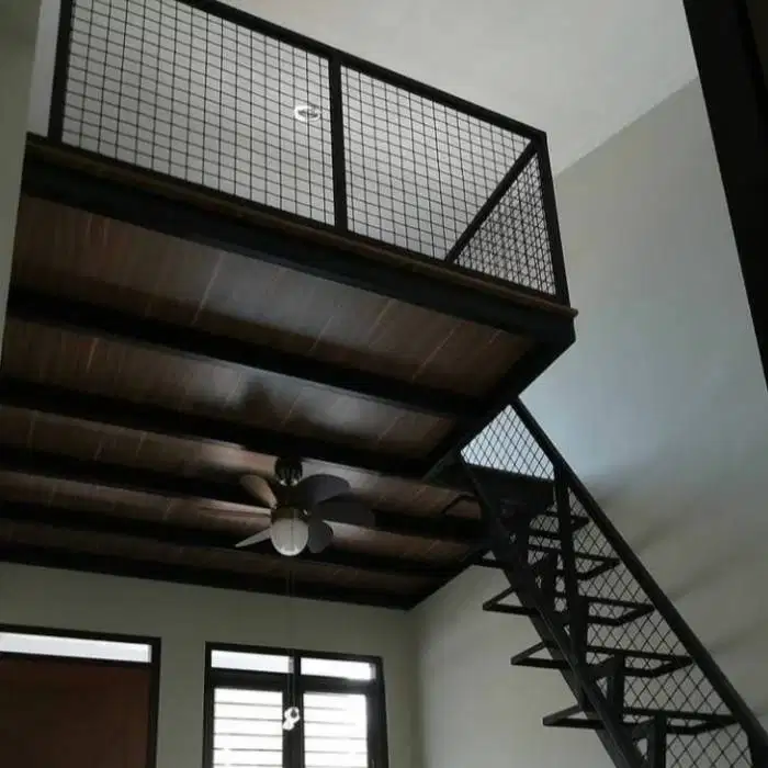 mezanin minimas costum