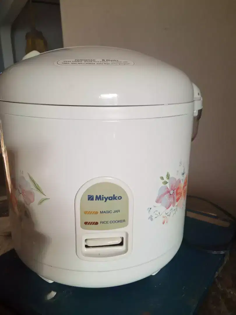 Miyako 3in1 rice cooke+magic jar+ pengukus 1.8 Lt. 350W/200V